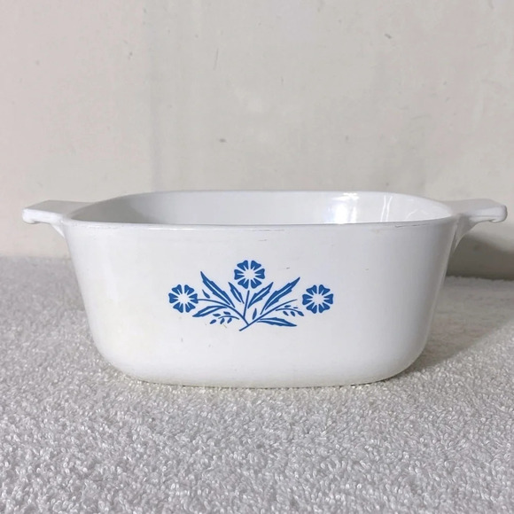 Vintage Corningware Blue Cornflower Print 6  Cup Casserole Dish - Picture 5 of 15